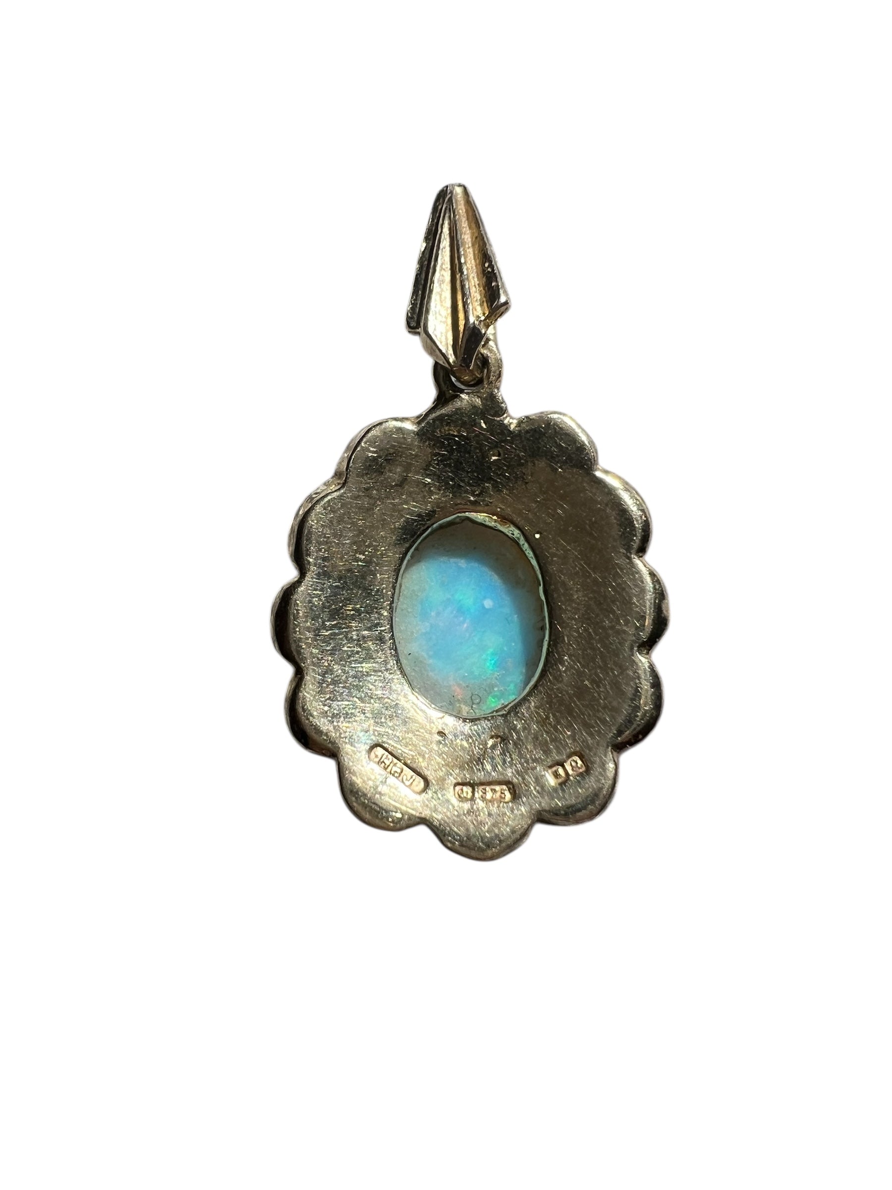 9ct Gold Opal Pendent